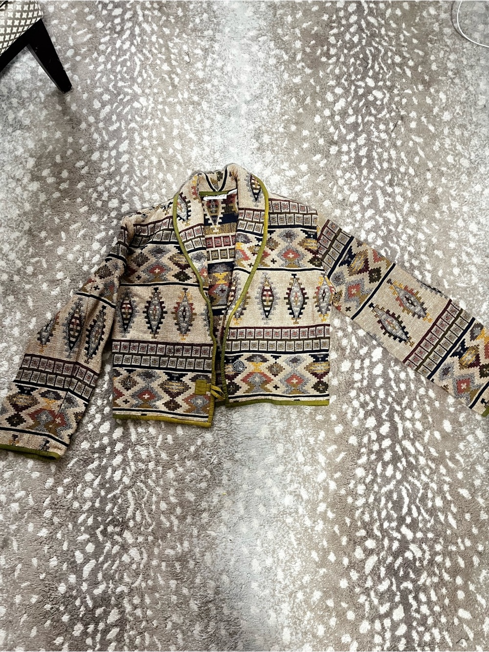 Vintage FLASHBACK pattern jacket. 100% cotton. True women’s medium.